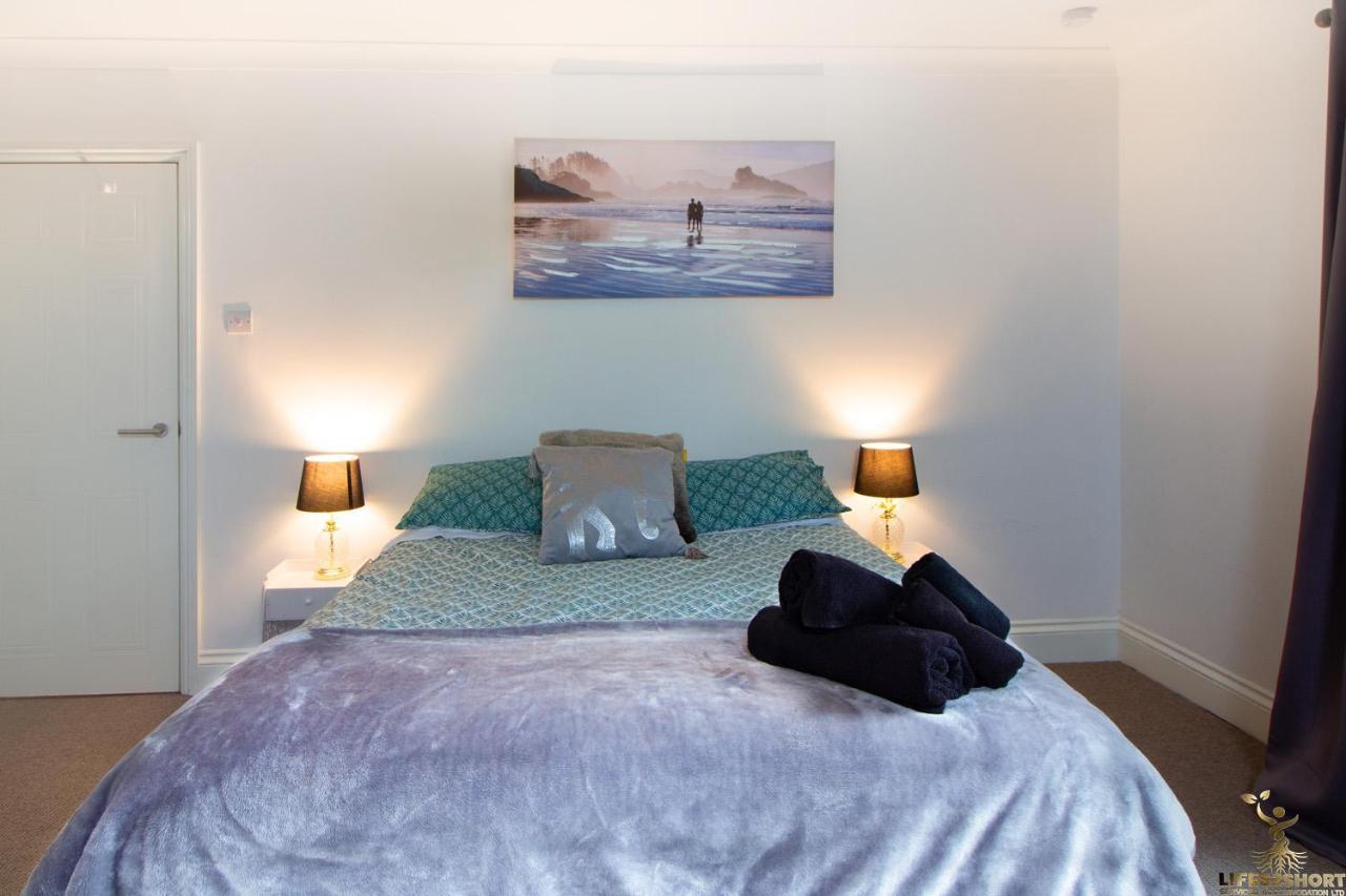 Apartment Station Close To Centre With Parking *